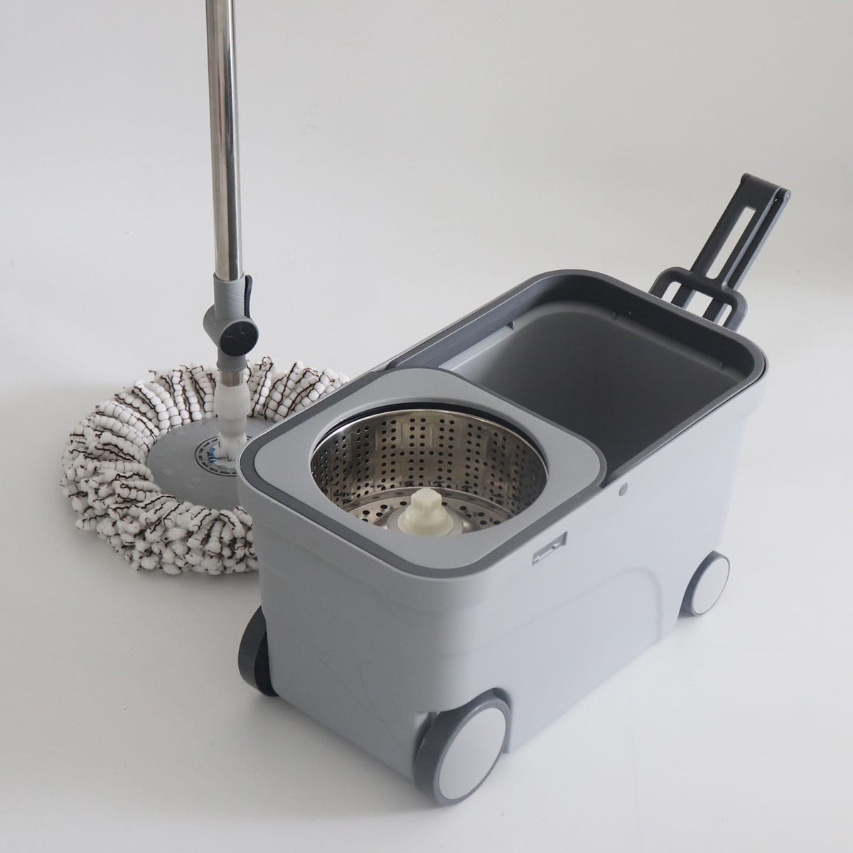 4 Wheel BMW Mop Bucket
